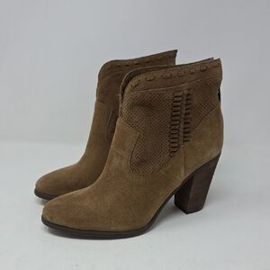 Vince Camuto Fretzia  Brown Ankle Boots with Western Design Size 7.5